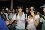 Shahrukh Khan, Priyanka Chopra return for Kolkata KKR Match in Airport, Mumbai on 1st May 2011 (11).JPG
