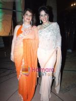 Zarine with Farah Khan at Mother_s day special in Mumbai on 6th May 2011.JPG