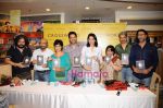 Divya Dutta at Divya Duttas mom Nalini_s book launch in Crossword, Mumbai on 8th May 2011 (7).JPG