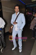 Rohit Roy leave for Cannes on 10th May 2011 (54).JPG