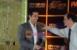 Tusshar Kapoor wins Best Actor in a comic role at the 1st Jeeyo Bollywood Awards on 10th May 2011 (41).JPG