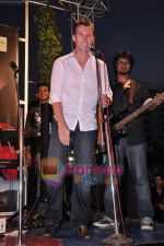 Bret Lee performs with Majors band in Inorbit Mall on 15th May 2011 (31).JPG