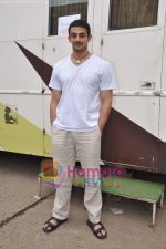 Arunoday Singh On location of Ek Bura Admi in Filmistan on 16th May 2011 (8).JPG