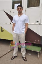Arunoday Singh On location of Ek Bura Admi in Filmistan on 16th May 2011 (9).JPG