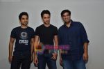 Vir Das, Imran Khan, Kunal Roy Kapoor at Delhi Belly  baag dk bose video launch in Lalit Hotel on 16th May 2011 (2).JPG