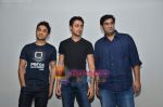 Vir Das, Imran Khan, Kunal Roy Kapoor at Delhi Belly  baag dk bose video launch in Lalit Hotel on 16th May 2011 (6).JPG