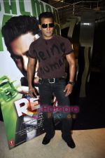 Salman Khan at Ready live mad concert announcement in Novotel, Juhu, Mumbai on 20th May 2011 (7).JPG
