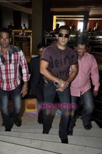 Salman Khan at Ready live mad concert announcement in Novotel, Juhu, Mumbai on 20th May 2011 (9).JPG