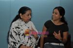 Asha Bhosle records for Neil Ko Pakadana film in Andheri on 21st May 2011 (29).JPG