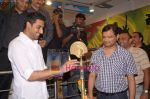 Abhishek Bachchan at Dum Maro Dum DVD launch in Shoppers Stop, Mumbai on 4th June 2011 (6)~0.JPG