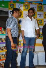 Abhishek Bachchan at Dum Maro Dum DVD launch in Shoppers Stop, Mumbai on 4th June 2011 (8).JPG