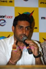 Abhishek Bachchan at Dum Maro Dum DVD launch in Shoppers Stop, Mumbai on 4th June 2011.JPG