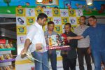 Abhishek Bachchan, Rohan Sippy at Dum Maro Dum DVD launch in Shoppers Stop, Mumbai on 4th June 2011 (34).JPG