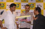 Abhishek Bachchan, Rohan Sippy at Dum Maro Dum DVD launch in Shoppers Stop, Mumbai on 4th June 2011 (9)~0.JPG