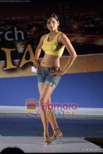 at Fitness STAR Model Hunt, Mumbai 2011 on 7th June 2011 (100).JPG