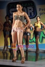 at Fitness STAR Model Hunt, Mumbai 2011 on 7th June 2011 (77).JPG