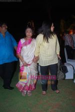 Asha Bhosle at Maaee film bash in Lokhandwala on 8th June 2011 (6).JPG