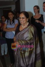sarayu doshi at ICIA connecting concepts exhibition in Kalaghoda on 8th June 2011.JPG