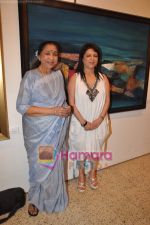 Asha Bhosle at Madhuri Badhuri art exhibition in Kalaghoda on 8th June 2011 (34).JPG