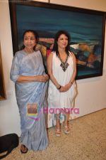 Asha Bhosle at Madhuri Badhuri art exhibition in Kalaghoda on 8th June 2011 (35).JPG