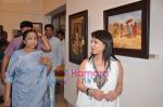 Asha Bhosle at Madhuri Badhuri art exhibition in Kalaghoda on 8th June 2011 (65).JPG