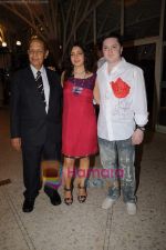 Gautam Singhania at Poonam Soni, Nawaz Singhania come together to launch S2, a contemporary jewellery label in Tote On the Turf on 9th June 2011 (6).JPG