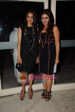 Madhoo Shah, Nisha Jamwal at Poonam Soni, Nawaz Singhania come together to launch S2, a contemporary jewellery label in Tote On the Turf on 9th June 2011 (2).JPG
