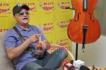 Vinay Pathak promotes Bheja Fry 2 on 98.3 FM Radio Mirchi on 12th June 2011 (7).JPG
