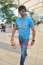 Aashish Chaudhary snapped after they return from Hyderabad on 13th June 2011 (42).JPG