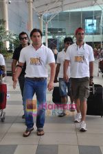 Sohail Khan snapped after they return from Hyderabad on 13th June 2011 (7).JPG