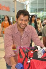 Vatsal Seth snapped after they return from Hyderabad on 13th June 2011 (4).JPG