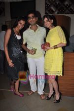 Mugdha Godse, Nishka Lulla at Cafe Mangi launch hosted by Nishka Lulla in Khar on 17th June 2011 (40).JPG