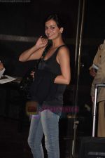 Dia Mirza leave for IIFA in Airport on 20th June 2011 (61).JPG