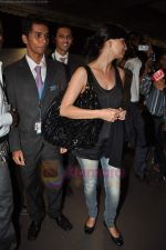 Dia Mirza leave for IIFA in Airport on 20th June 2011 (67).JPG