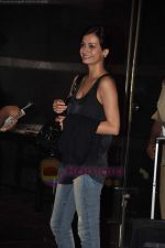 Dia Mirza leave for IIFA in Airport on 20th June 2011 (69).JPG