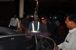 Shahrukh Khan snapped at domestic airport on 20th June 2011 (13).JPG