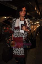 Zeenat Aman leave for IIFA in Mumbai Airport on 21st June 2011 (144).JPG