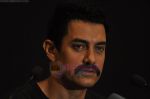 Aamir Khan unveils his item number song in Delhi Belly in Taj Land_s End on 23rd June 2011 (11).JPG