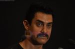 Aamir Khan unveils his item number song in Delhi Belly in Taj Land_s End on 23rd June 2011 (12).JPG