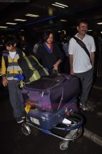 Rajkumar Hirani leave for IIFA on 22nd June 2011  (18).JPG