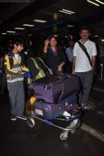 Rajkumar Hirani leave for IIFA on 22nd June 2011  (20).JPG