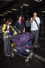 Rajkumar Hirani leave for IIFA on 22nd June 2011  (22).JPG