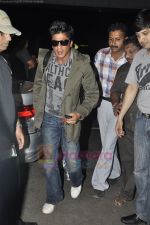 Shahrukh Khan leaves for IIFA Toronto on 23rd June 2011 (2).JPG