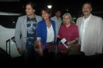Vivek Oberoi leaves for IIFA with family in Mumbai Airport on 23rd June 2011 (15).JPG