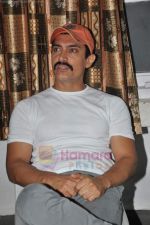 Aamir Khan at Vir Das stand up comedy act in Andrews on 26th June 2011 (38).JPG