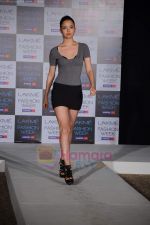 at Lakme Fashion Week model auditions in Grand Hyatt, Mumbai on 27th June 2011 (117).JPG