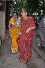 Asha Parekh at Salim Khan_s screening for Buddha Hoga Tera Baap in Ketnav, Mumbai on 1st July 2011 (11).JPG
