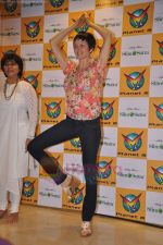 Yana Gupta with Shelly Khera of SLIM SUTRA launches Meditation and Slimming DVD in Planet M on 2nd July 2011  (27).JPG