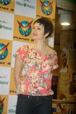 Yana Gupta with Shelly Khera of SLIM SUTRA launches Meditation and Slimming DVD in Planet M on 2nd July 2011  (60).JPG