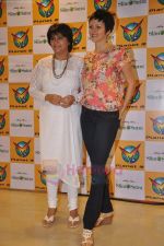 Yana Gupta with Shelly Khera of SLIM SUTRA launches Meditation and Slimming DVD in Planet M on 2nd July 2011  (7).JPG
